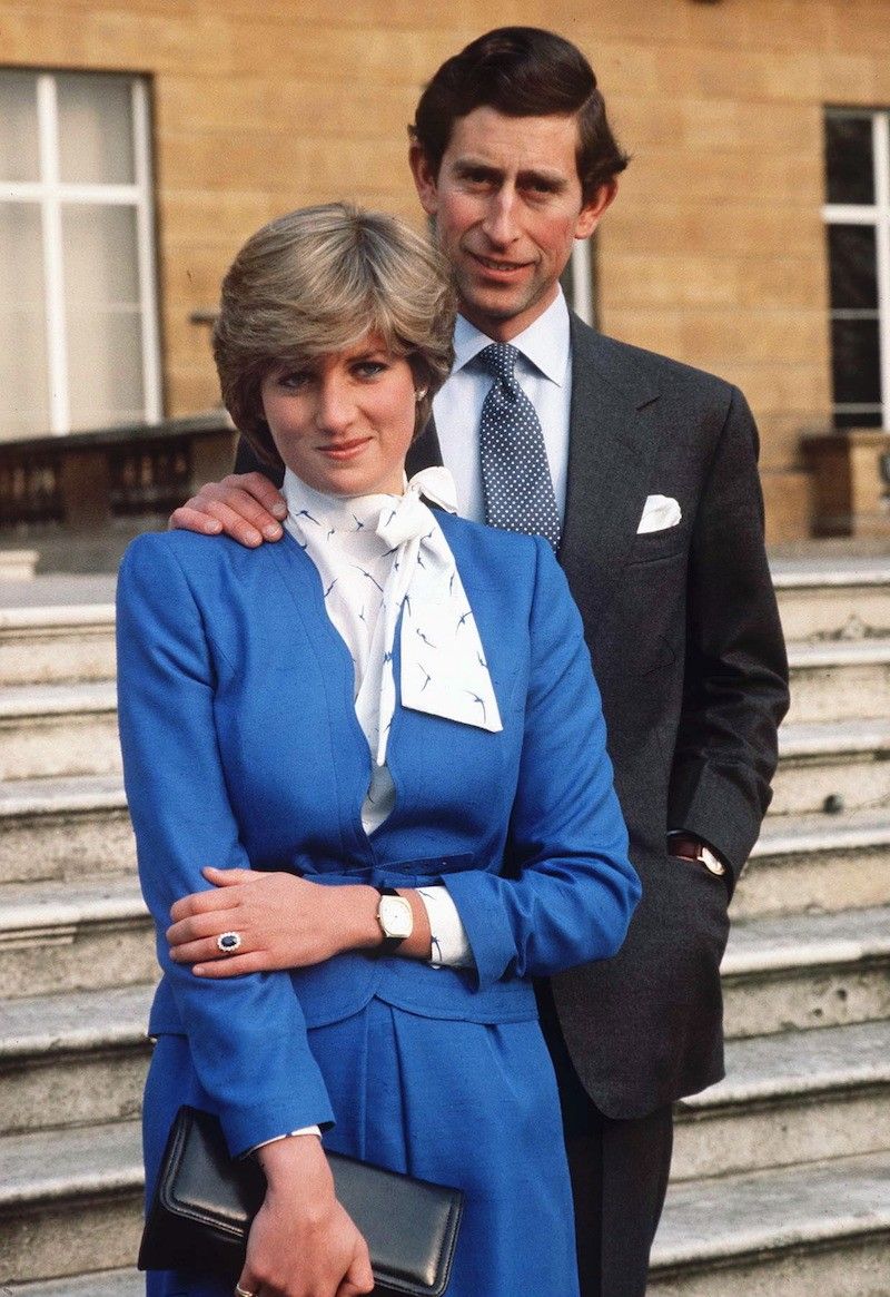1981年2月,戴安娜和查尔斯王子宣布订婚